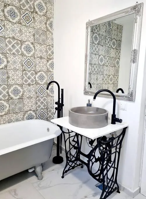 Cozy Apartment Near City Center Bucarest