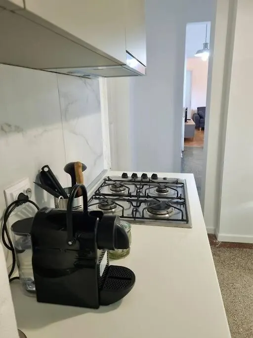 Cozy Apartment Near City Center Bucarest 0*,