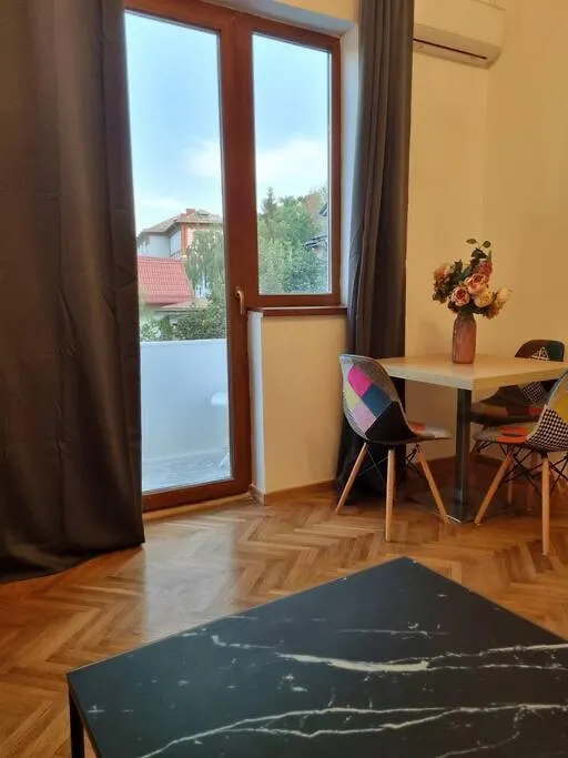 Cozy Apartment Near City Center Bucarest
