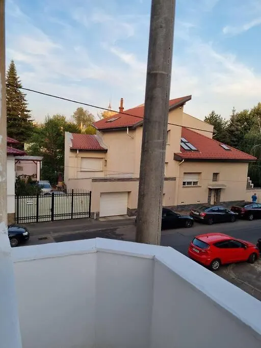 Cozy Apartment Near City Center Bucarest