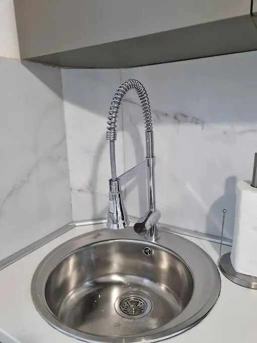 Cozy Apartment Near City Center Bucarest